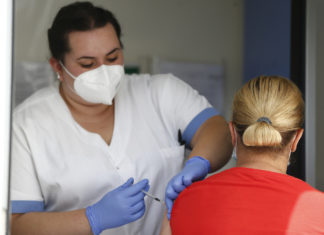 Vaccini, immunizzato il 75% degli italiani. Terze dosi al via: si parte con 3 milioni di fragili