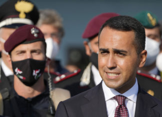Afghanistan, Di Maio: “Tema donne resti centrale, necessari dignità e rispetto”