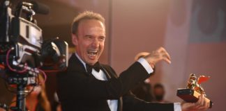 Venezia 78, Roberto Benigni riceve il Leone D’Oro alla carriera Foto Piergiorgio Pirrone - LaPresse 01-09-2021 Venezia Spettacolo 78. Mostra Internazionale d’arte cinematografica Roberto Benigni riceve il Leone D’Oro alla carriera nella foto: Roberto Benigni Ph Piergiorgio Pirrone - LaPresse 2021-09-01 Venice 78th Venice Filmfestival Roberto Benigni wins the Golden Lion for the career in the photo: Roberto Benigni