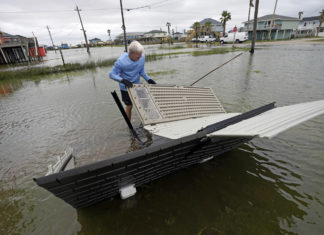 Usa, la tempesta Nicholas punta verso la Louisiana già piegata da Ida