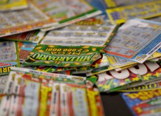 Trovato a Latina il gratta e vinci rubato. Fermato tabaccaio che si difende: “E’ mio”