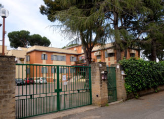 Brindisi: tre under 40 laureate e senza lavoro aprono co-housing per over 65