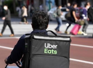 Caporalato: il gup di Milano condanna il manager di Uber Eats a pagare 440mila euro ai rider