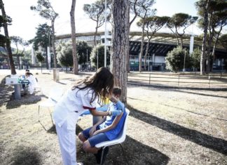 Vaccini: in Toscana lunedì al via la prenotazione della terza dose per sanitari