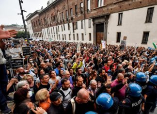 Green pass: a Milano traffico in tilt per corteo e sit in