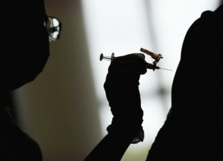 Vaccini: la Svezia sospende Moderna per gli under 30, Danimarca sotto i 18 anni