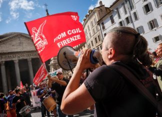 Firenze, un migliaio alla manifestazione dei sindacati