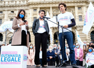 Eutanasia: in Cassazione 1,2 milioni di firme per il referendum. La Cei insorge