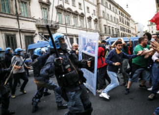 Green pass: guerriglia a Roma, 12 arresti. Anche Castellino e Fiore di Fn
