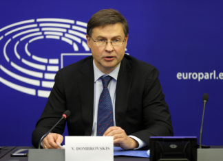 Inflazione, Dombrovskis: “Rischio che frena la ripresa”