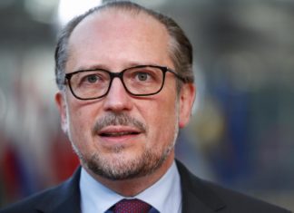 Covid, Schallenberg conferma: in Austria lockdown per non vaccinati