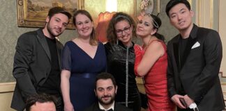 Il cast di "Bohème e la magia del Natale" al termine dello spettacolo