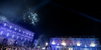 Capodanno 2020 in Piazza del Plebiscito a Napoli Foto Alessandro Pone - LaPresse Napoli 31 dicembre 2019 Cronaca Festeggiamenti per il Capodanno in Piazza del Plebiscito e sul lungomare. Photo Alessandro Pone - LaPresse 31 December 2019 Naples, Italy news New Year celebration in Plebiscito Square and on the seafront.