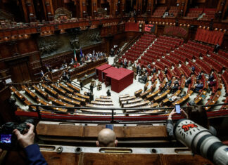 Fine vita, testo alla Camera ma equilibrio sottile. Sì da Pd-M5S, centrodestra compatto sul no