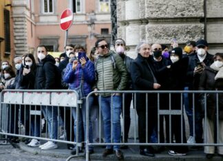 Quirinale: ‘meme’ e ringraziamenti, piazza e web promuovono il Mattarella bis