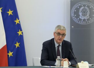 Covid, calano i casi: altri 334 morti e oltre 10 mln i guariti. Iss: “Fase di chiara decrescita”