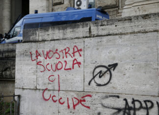 Scuola: gli studenti tornano in piazza contro l’alternanza lavoro