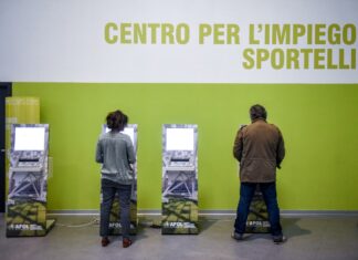 Lavoro, nel 2021 oltre 1 mln di dimissioni, senza paracadute quasi 1 su 2