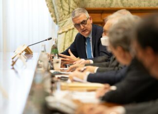 Covid: 73.357 nuovi casi e 118 morti, aumentano i ricoveri. Iss: “Sale il tasso di incidenza”