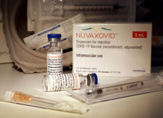 Covid, curva cala e Novavax rilancia prime dosi. Al via vaccinazioni per profughi Ucraina