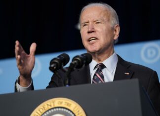 Usa: Biden, profitti aziende petrolifere sono oltraggiosi, ora basta
