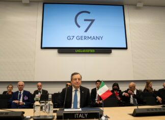 Ucraina, Draghi difende sanzioni: “Pronti a inasprirle”. Ora missione tetto prezzi energia