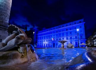 Autismo, Palazzo Chigi si illumina di blu