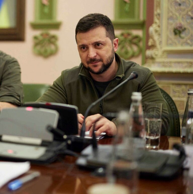 Ucraina, Zelensky: “Resistiamo da 50 giorni, Mosca ce ne aveva dati 5”