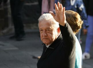 Messico: Lopez Obrador resta presidente, il referendum non raggiunge il quorum