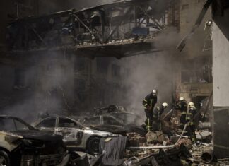 Ucraina: Mosca bombarda Kiev e Leopoli, ‘presa Mariupol’. L’Italia chiude i porti alle navi russe