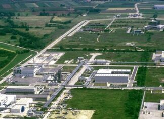 Mazzette per ottenere i lavori dal Cira. La Procura: “Ai funzionari il 5 per cento”