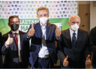 De Luca scaricato dal Pd ma pronto al patto con Di Maio