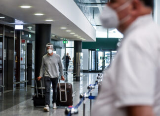 Aerei, dopo la pandemia è boom voli: numero passeggeri 4 volte in più del 2021