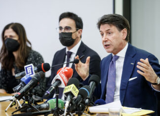 Covid, Conte: “Governo predisponga piano strategico per autunno-inverno”