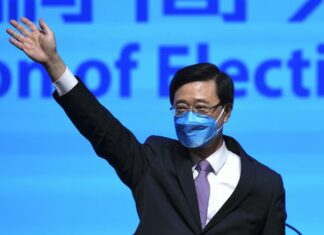 Hong Kong: John Lee eletto prossimo leader, da luglio succede a Lam