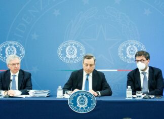 Ucraina, Draghi: “Parole Lavrov aberranti e su Hitler osceno”