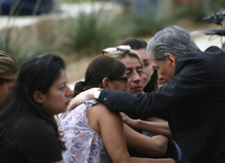 Usa, la polizia rivela: “L’aggressore ha sparato alla nonna prima della strage a scuola”