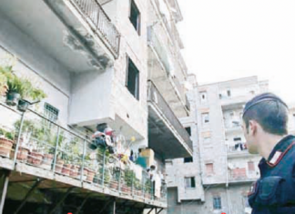 Napoli, faida di Pianura: rischio sangue innocente Pianura, faida al Cannavino: i Carillo-Perfetto accerchiati nel rione