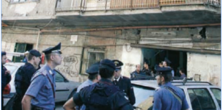 Napoli, un proiettile contro la casa di un uomo vicino al clan