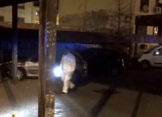 Napoli, colpi di pistola dietro al commissariato Napoli, spari dietro al commissariato