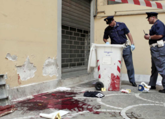 Napoli, la lunga notte dei coltelli: feriti tre ragazzini Napoli, la lunga notte dei coltelli