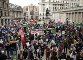 Regno Unito: in migliaia in piazza a Londra contro il caro-vita