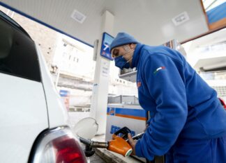 Carburanti: prezzi ancora in salita per benzina e diesel
