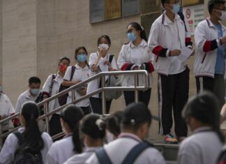 Covid, a Shanghai test di massa dopo nuovi casi: torna l’incubo lockdown