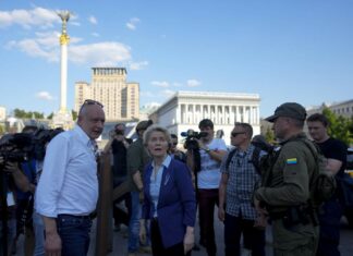 Ucraina: von der Leyen torna a Kiev, botta e risposta tra Biden e Zelensky