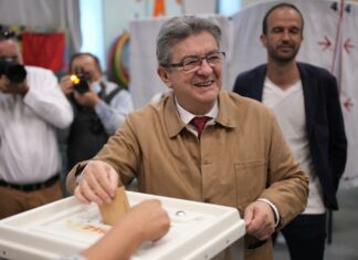 Francia: testa a testa Mélenchon-Macron alle legislative, astensione record