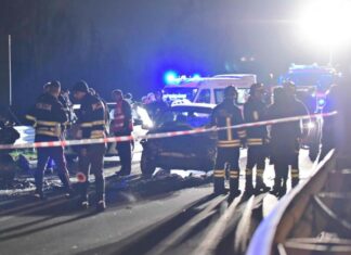 Brescia, auto investe due ragazzi, muore 15enne