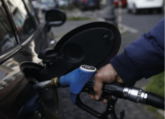 Il caro benzina fa sparire il lavoro ©lapresse - FABIANO