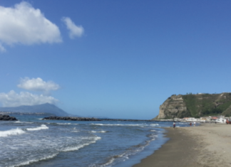 Mare, Legambiente: “Troppe concessioni balneari, 12mila spiagge occupate” Castelvolturno, sicurezza flop sulle spiagge libere