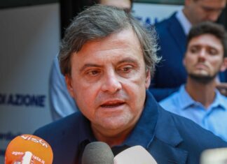Accordo Azione-Pd, Calenda fa un passo indietro: “Non intendo proseguire su questa alleanza fatta per perdere”. Letta: “Andiamo avanti”